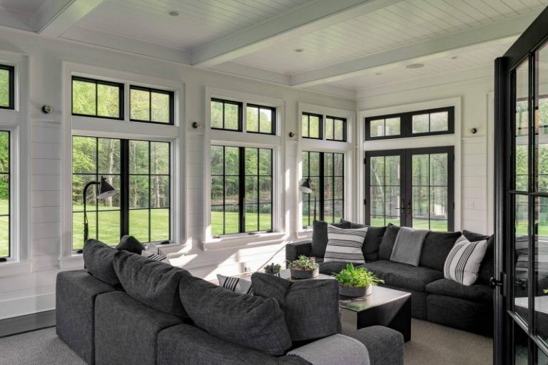 40 Best Sunroom Ideas to Relax + Elements of the Perfect Sunroom