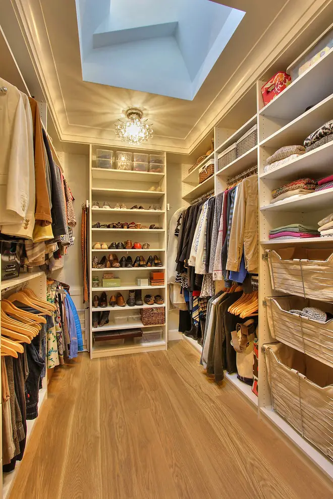 Most popular closet (1) As we take a look at the most popular closet of 2016, it’s hard to find a storage feature that it doesn’t have. From the wood flooring to the shoe racks, laundry bins, double hanging rods, chandelier, and skylight, we’ll take it all.